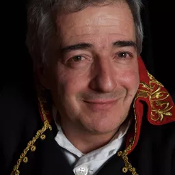 塞吉奧·比尼·巴斯崔克 飾演 il mago Magic