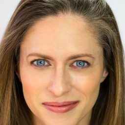 Kate Bayley 飾演 Condiments Girl