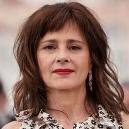 Anouk Grinberg 飾演 Sandra