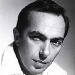 Vittorio Ripamonti 飾演 Avvocato