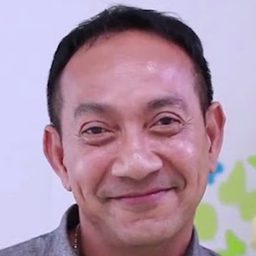 Krit Sukramongkol 飾演 Kummoon