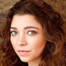 荻森伯·恩斯明格 飾演 Lana