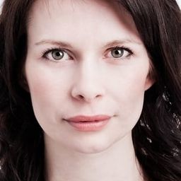 Heather Darcy 飾演 Beth