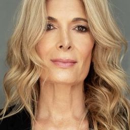 Anne-Marie Cadieux 飾演 Martine