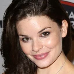 Liz Fye 飾演 Melissa