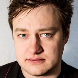 Jan Strejcovský 飾演 son