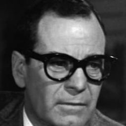 Walter Brooke 飾演 Frank P. Scanlon