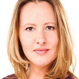 Nina Vorbrodt 飾演 Nurse