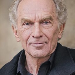 Elmar Gutmann 飾演 Herr Fabian