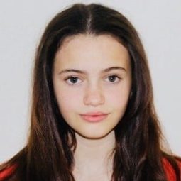 Skye Lucia Degruttola 飾演 Sofia Sosa