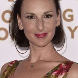 卡塔琳娜·史平內塔 飾演 Vera