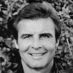 James Westmoreland 飾演 Robert