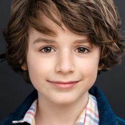 Azriel Dalman 飾演 Gavin