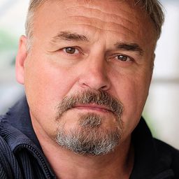 Oliver Breite 飾演 Maik