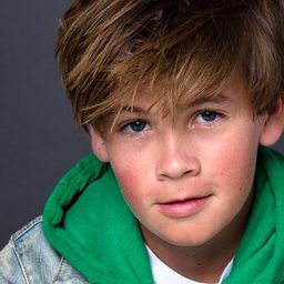 羅南·卡羅爾 飾演 Phil Robertson, age 12