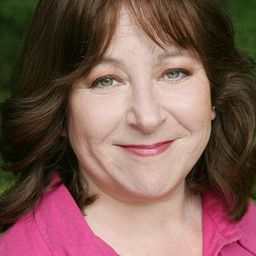 Lynne Ashe 飾演 Patty