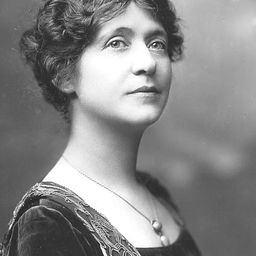 Emma Dunn - Mr. Deeds Goes to Town演員 飾演Mrs. Meredith (uncredited)