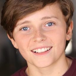 Conor Kawalski - 虛無演員 飾演Parker