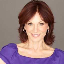 Marilu Henner 飾演 Zee Roarke