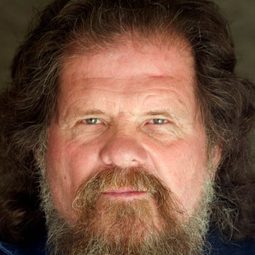 Tom Proctor - 凝視獵物演員 飾演Vin