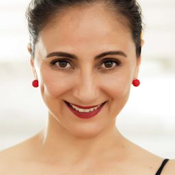 Ximena Rivas 飾演 Sandra