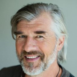 Daniel Morgenroth 飾演 Puchl