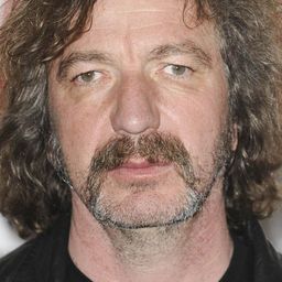 布魯諾·羅謝 飾演 Immigration Officer