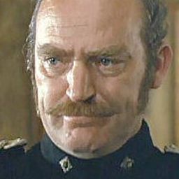 Ken Goodlet 飾演 Inspector Graham