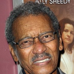 迪克·安東尼·威廉斯 飾演 Officer Allen