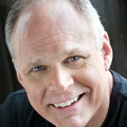 Tim Hartman 飾演 Restaurant Manager