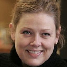 Guðlaug Ólafsdóttir - 雷克雅未克鯨魚大屠殺演員 飾演Asa