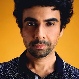 Naveen Kasturia 飾演 Ashok