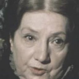 Luce Fabiole 飾演 Anna