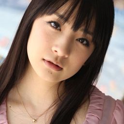 山本 彩乃 飾演 