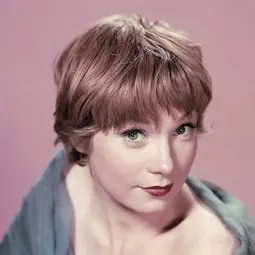 莎莉·麥克琳 - 烈女鏢客演員 飾演Sara