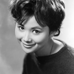 団 令子 飾演 Mother