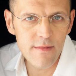 José Wallenstein 飾演 Ulysse