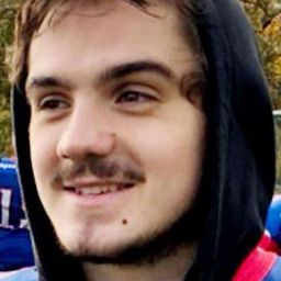 Vetle Qvenild Werring 飾演 Kevin