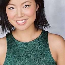 Janice Sonia Lee 飾演 Becca