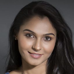 Andrea Jeremiah - Putham Pudhu Kaalai演員 飾演Sadhana (segment 