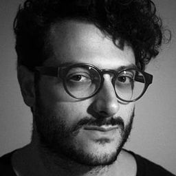 Pedro Urizzi 飾演 Pai de Stalone