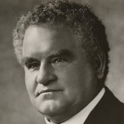 Lionel Belmore 飾演 Theatre Patron (uncredited)