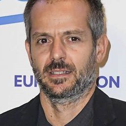 西蒙娜·戈達諾 - 她的黑色眼眸導演