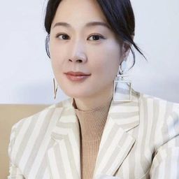 侯炳瑩 - 梁祝演員 飾演