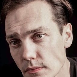 Rafael Stachowiak 飾演 Milosz Dudek