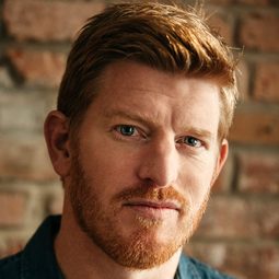 Michael Weaver - 死亡占卜: 邪門初開演員 飾演Roger Zander