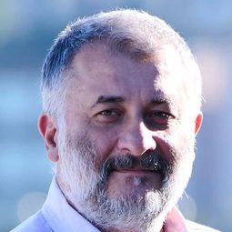 克利斯提·普優 飾演 Viorel