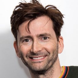 大衛·田納特 - 馴龍記演員 飾演Spitelout (voice)