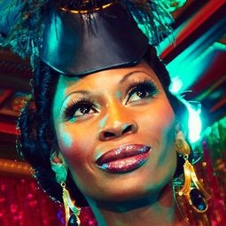 Dominique Jackson 飾演 Self