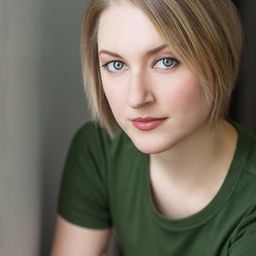 Hil Horvath 飾演 Becky Conner